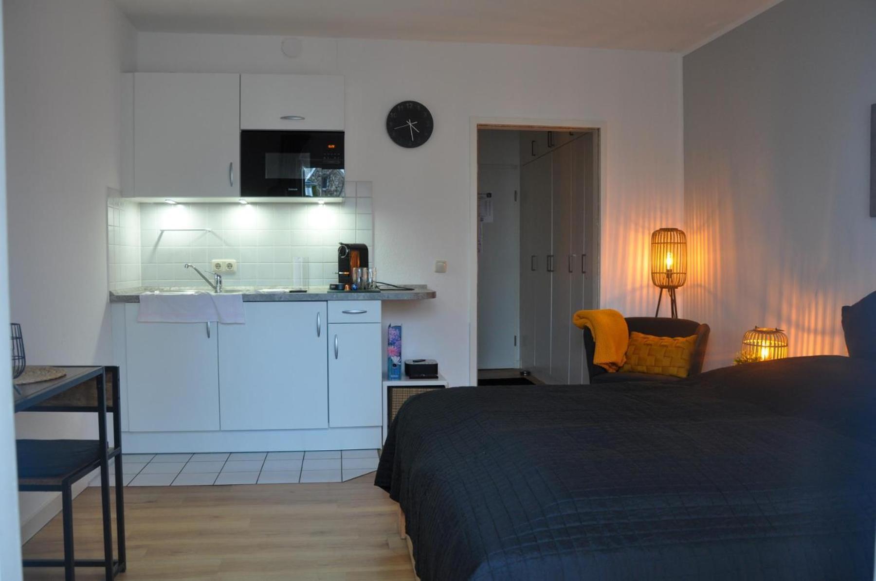 Strandhotel 1 Laboe Bagian luar foto